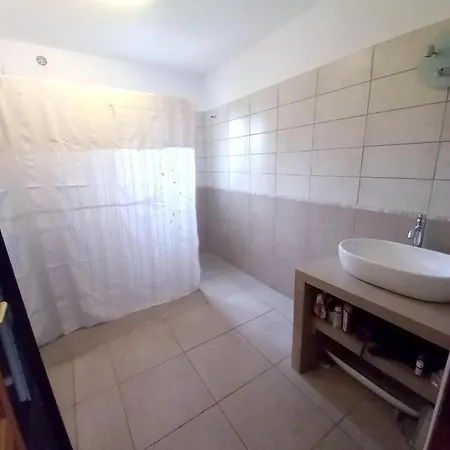 Villa De 3 Chambres Avec Piscine Privee Et Jardin Clos A Prunelli Di Fiumorbo A 1 Km De La Plage *
